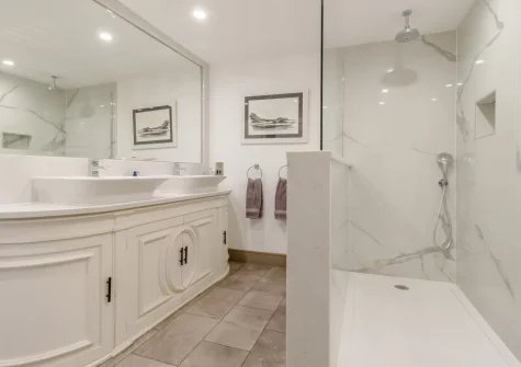 The shower room at Mulberry Cottage, Conwy
