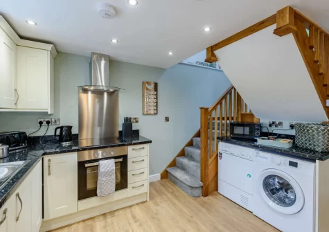 The kitchen at Nyth Y Wennol, Maenan