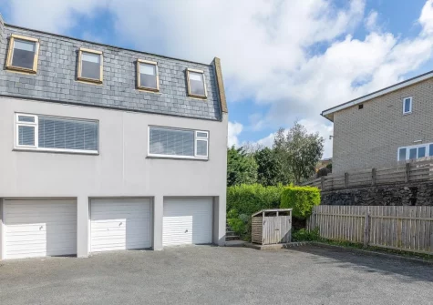 Nyth yr Wylan is a charming coastal holiday home with an enclosed garden & two private parking spaces