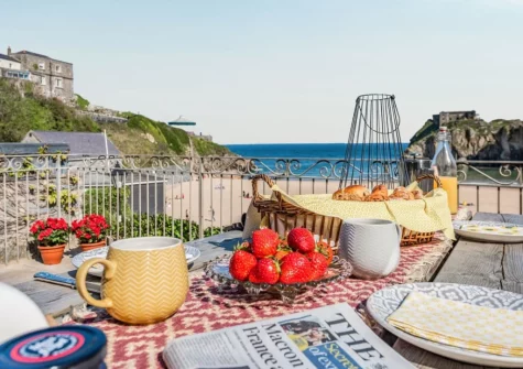 The patio & alfresco dining area at Ocean Waves, Tenby