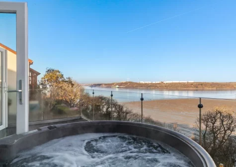 The balcony & hot tub at Ocean Way, Pembroke Dock