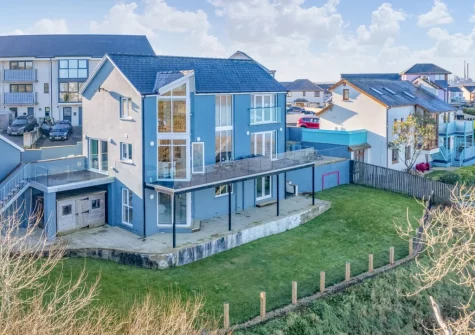 Ocean Way is in a fantastic location perched high above the Milford Haven Waterway