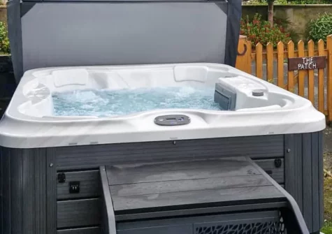 The hot tub at Oystercatcher Cottage, Llangwm