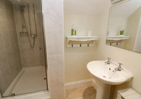 Bedroom #1 en-suite at Paradwys, Tenby