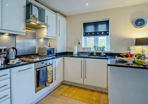 The kitchen at Park Place Court 3 Plas Bach, Tenby