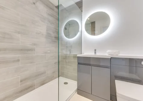 Bedroom #1 en-suite at Pen Gar, Saundersfoot