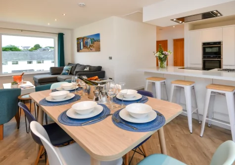 The dining area & kitchen at Penduick, Abersoch