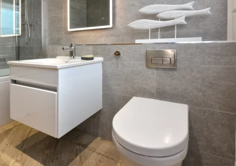 The bathroom at Penduick, Abersoch