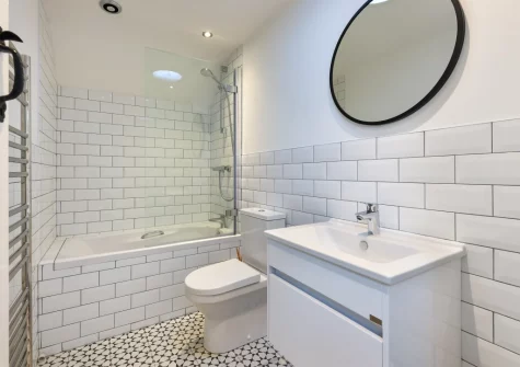 The bathroom at Pentraeth Cottage, Abersoch