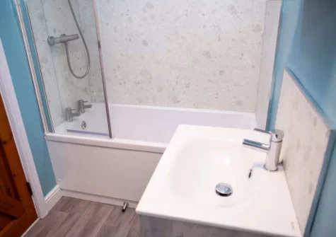The bathroom at Pine Cottage at Woodlands Farm, Little Haven