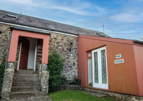 Pine Cottage at Woodlands Farm is a cosy cottage perfectly located to enjoy the beaches, wildlife & watersports in the surrounding area