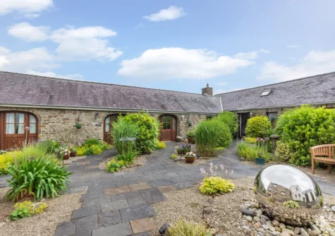 The shared patio & outdoor sitting area at Primrose Cottage, Haverfordwest