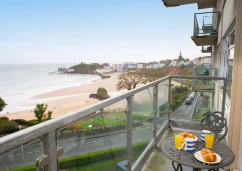 The balcony & outdoor sitting area at Puffins Nest at Croft Court, Tenby