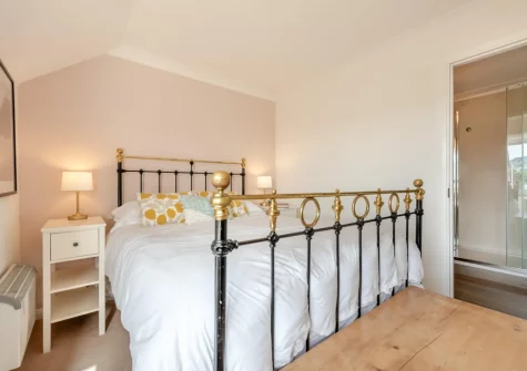 Bedroom #2 & Jack 'n Jill bathroom at Pufflings, Broad Haven