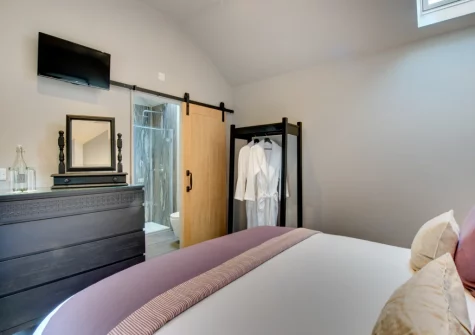 The bedroom at Pwdin Bach, Rhydyclafdy