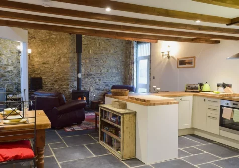 The living, dining area & kitchen at Ravens Roost at Upper Farm Barns, Mathry