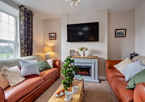 The living area at River Artro Townhouse, Llanbedr