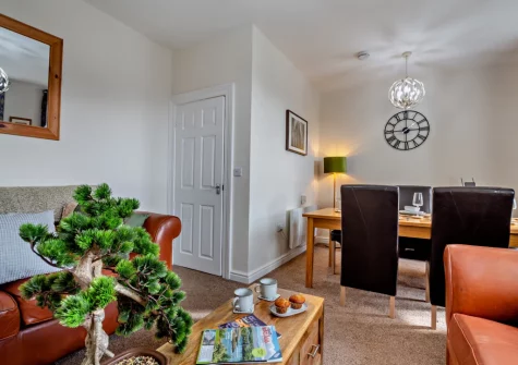 The living & dining area at River Artro Townhouse, Llanbedr