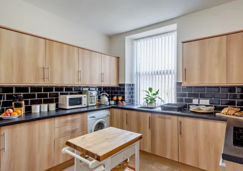The kitchen at River Artro Townhouse, Llanbedr