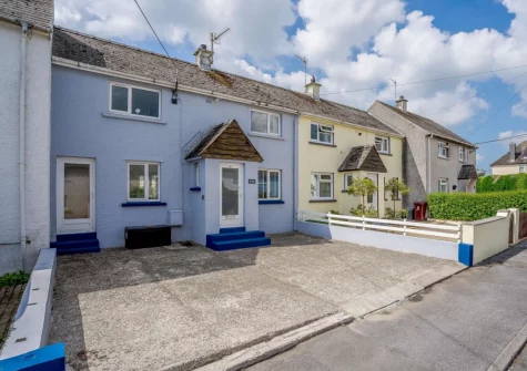 Sands Afoot is nestled in a peaceful cul-de-sac, just a short stroll from the centre of Saundersfoot