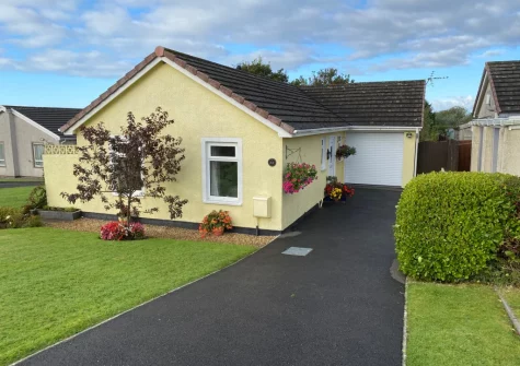 Sandy Paws is a pet friendly bungalow in Kilgetty, a perfect base for family seaside trips