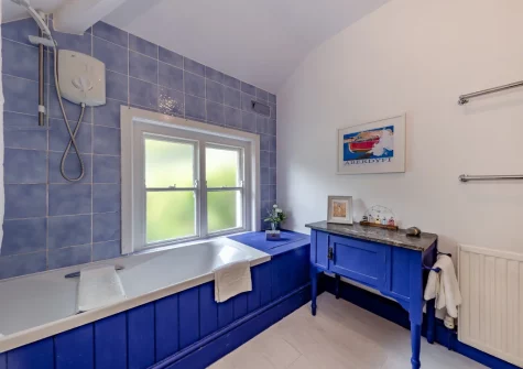 The bathroom at Sea Thrift, Aberdovey