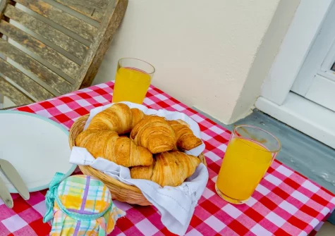 The balcony & outdoor sitting area at Seabreeze, Penally
