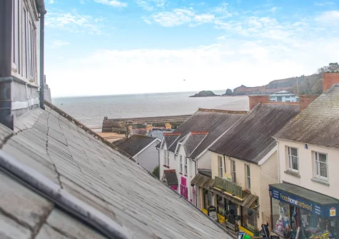 Seacove is in a fantastic seaside location a stone's throw from the gloriously golden sands of Saundersfoot Beach