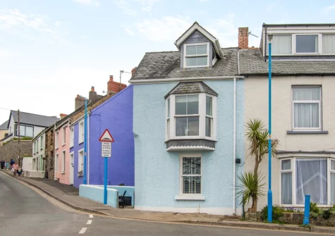 Seacove is a quintessentially coastal maisonette nestled at the heart of the sandy seaside village of Saundersfoot