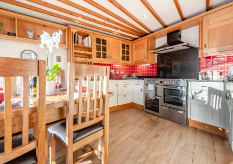 The kitchen & dining area at Seaglass, Little Haven
