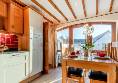 The kitchen & dining area at Seaglass, Little Haven