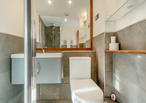 The shower room at Seaglass, Little Haven