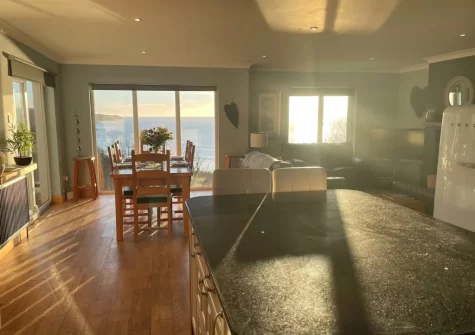 The kitchen & dining area at Seren y Mor, Freshwater East