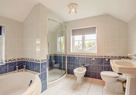 The bathroom at Siop Newydd, Llanengan