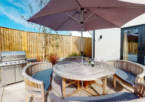 The patio, barbecue & alfresco dining area at Skylark, Abersoch