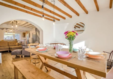 The dining area at Slate Trail Retreat, Cwm Penmachno