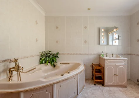 The bathroom at Somerville, Tenby