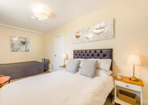 Bedroom #1 at Sounds of the Brook, Llanelltyd