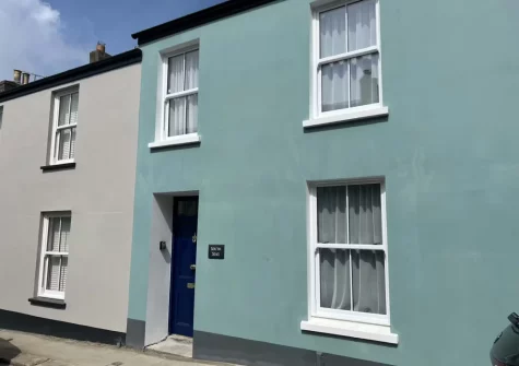 South Seas is a fabulous cottage in Tenby within walking distance of the sea, town centre & harbour