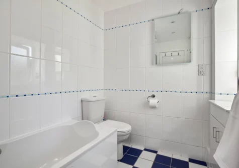 The bathroom at Southwood Cottage, Newgale