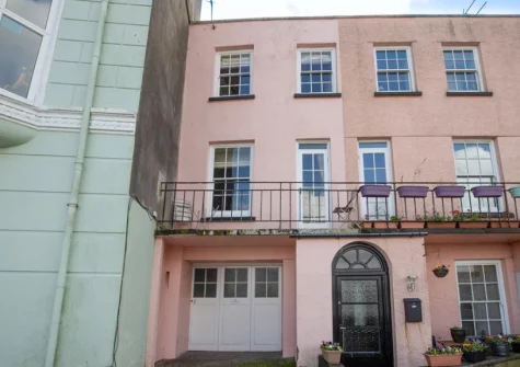 Sparta Cottage is a delightful three storey Tenby cottage, with sea views & an abundance of character
