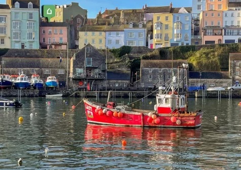 Sparta Cottage is a delightful three storey Tenby cottage, with sea views & an abundance of character