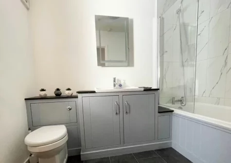The bathroom at Stella Maris, Freshwater East