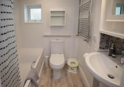 The first floor bathroom at Stella Maris, Tenby