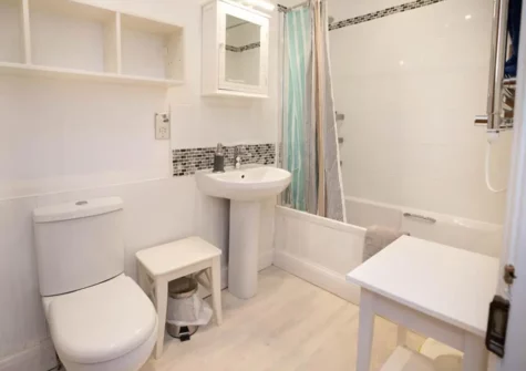 The second floor bathroom at Stella Maris, Tenby