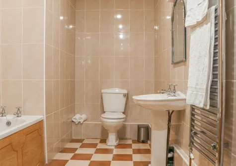 The bathroom at Stoney Cottage, Templeton