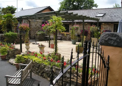 The patio & barbecue area at Stoney Cottage, Templeton