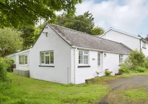 Stoneyford Cottage is a delightful holiday home nestled on the edge of the bustling & charming market town of Narberth