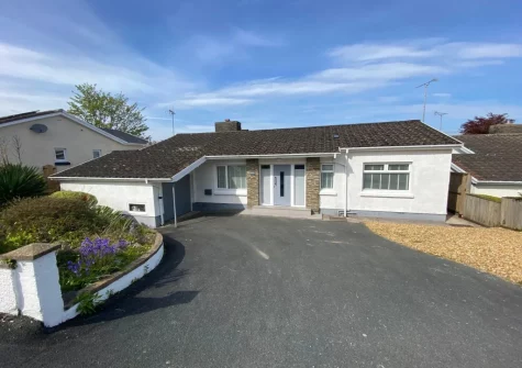 Sundown is situated in a quiet cul-de-sac just 500 metres from the centre of Saundersfoot