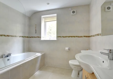 The bathroom at Sunridge, Wisemans Bridge